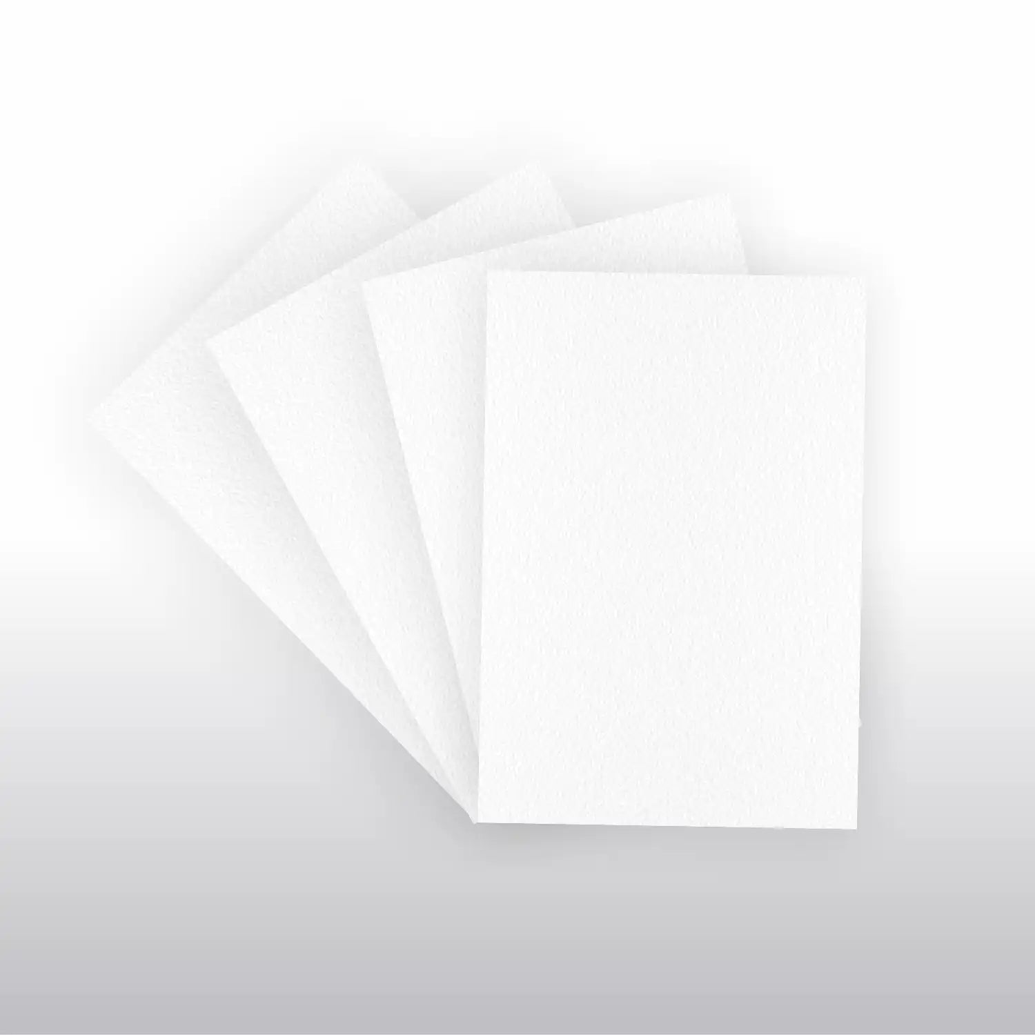 Drei weisse Card Sleeves nebeneinander, matte Kartenhüllen Standard Size 66x91mm für Pokémon Karten, One Piece und Magic the Gathering