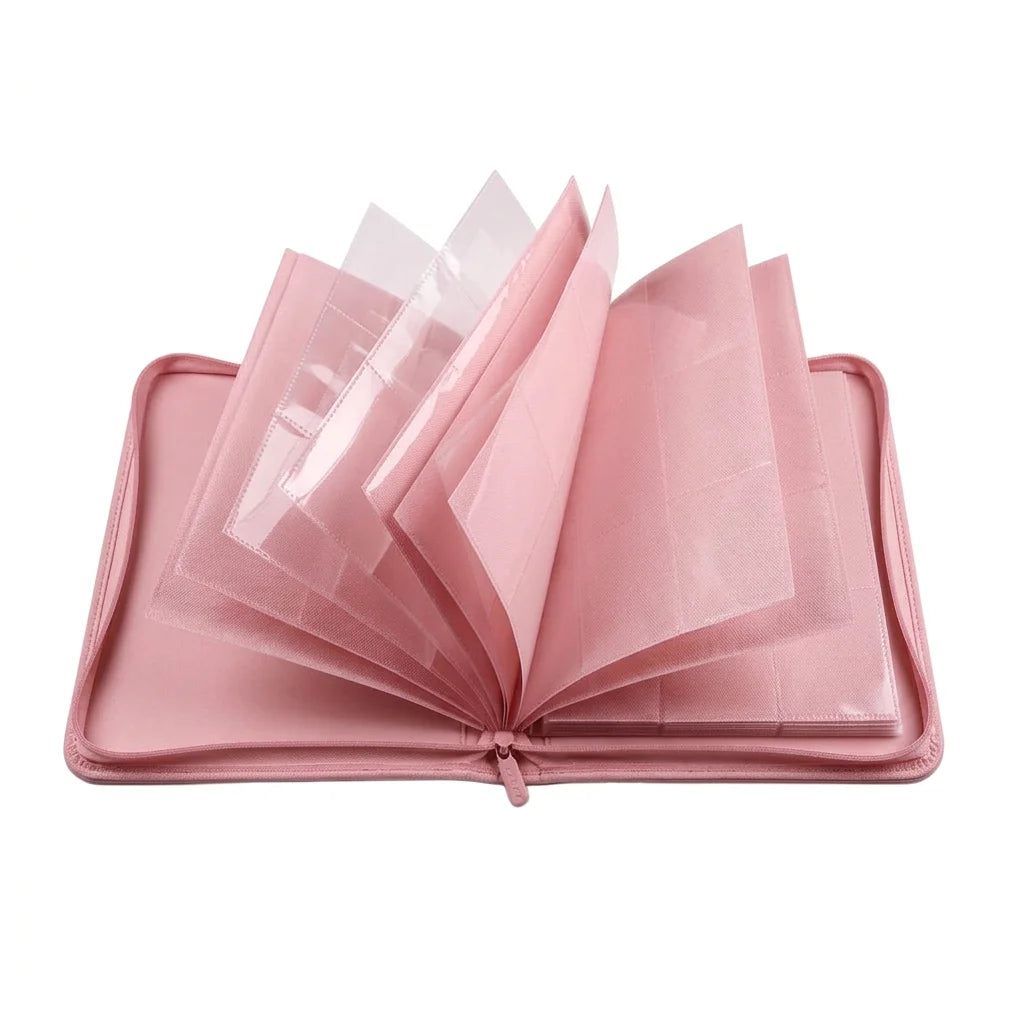 Aufgefächerte Seiten des rosa Toploader Binders mit pinkem Innenleben
