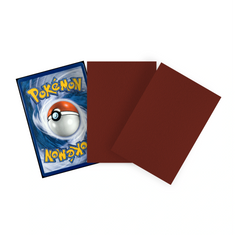 Dunkel Rote Bordeaux Dual Sleeves Standard Size mit eingesteckter Pokémon Sammelkarte – matte, blickdichte TCG Kartenhüllen für Premium Kartenschutz