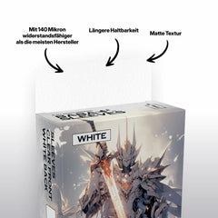 Nahansicht weisse Kartenhüllen Verpackung, Deck Protector Sleeves 100er Pack Standard Size für TCG Sammelkarten wie Pokémon und MTG
