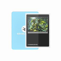 Sammelkarte halbseitig im blauen Play Loader – Side-Loading Hard Case 69×96 mm für spielbare Leader Karten