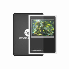 Sammelkarte halbseitig im schwarzen Play Loader – Side-Loading Hard Case 69×96 mm für spielbare Leader Karten