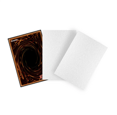 Yu-Gi-Oh! Karte in weißer Dual Sleeve – japanese size, matte Oberfläche, komplett blickdichte TCG Hülle innen schwarz