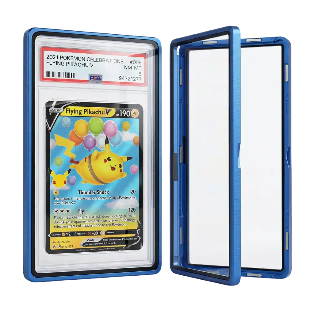 Graded Card Slab Bumper aus Aluminium und Hartglas mit UV‑Schutz, geöffnet mit PSA Slab und Pokémon Karte, Premium Schutzhülle für PSA CGC BGS